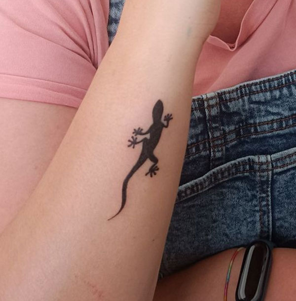 cool simple lizard tattoos